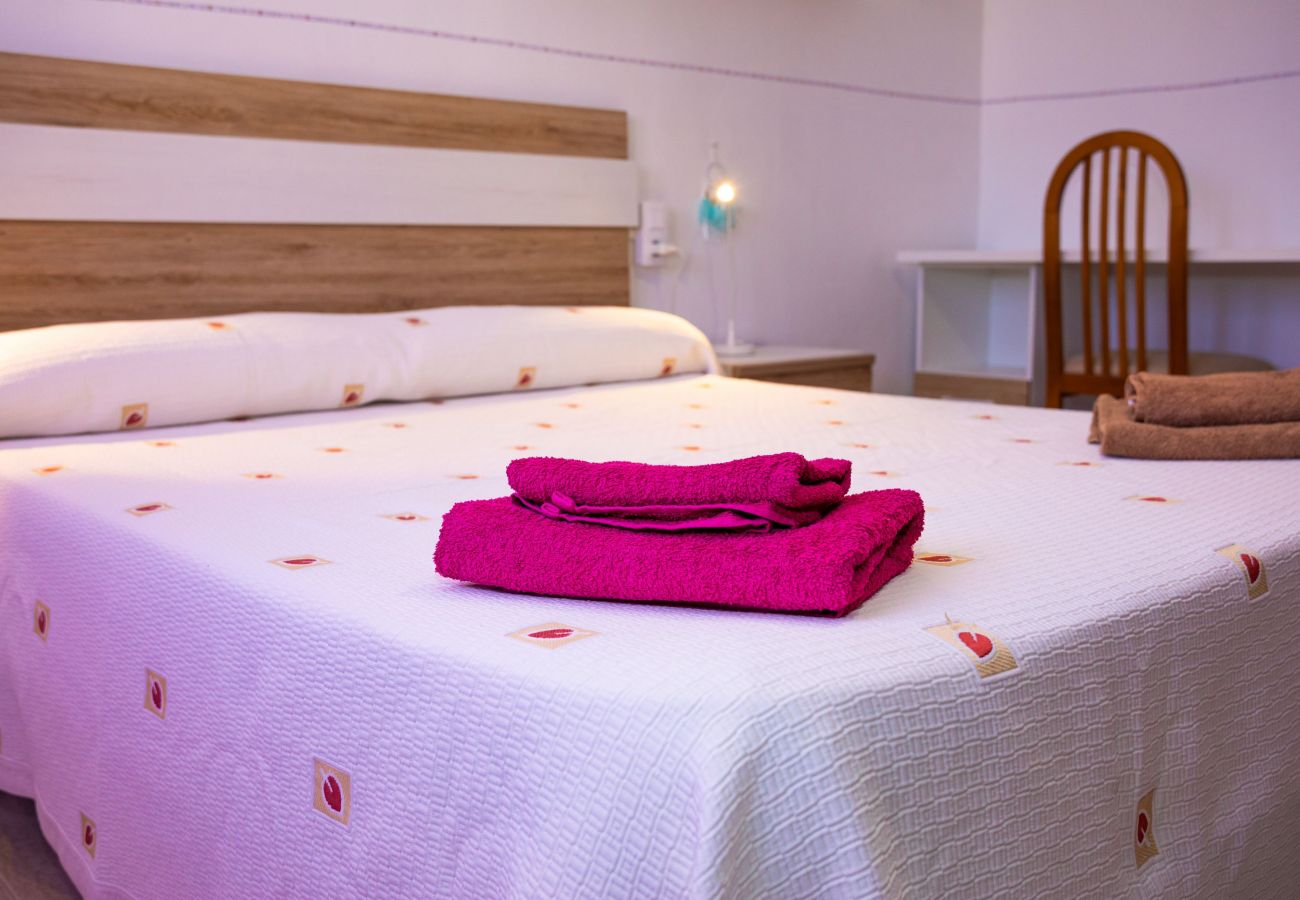 房屋 在 Muro - Marimar 039 fantástica casa ideal grupos con piscina, aire acondicionado, barbacoa y WiFi 房屋 在 Muro - Marimar 039 fantástica casa ideal grupos con piscina, aire acondicionado, barbacoa y WiFi