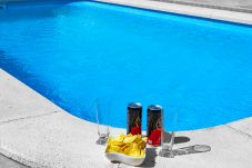 房屋 在 Muro - Marimar 039 fantástica casa ideal grupos con piscina, aire acondicionado, barbacoa y WiFi