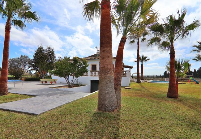 庄园 在 Sa Pobla - Can Mussol 040 magnifica villa con piscina privada, gran jardín, zona infantil, billar, ping pong y WiFi 庄园 在 Sa Pobla - Can Mussol 040 magnifica villa con piscina privada, gran jardín, zona infantil, billar, ping pong y WiFi