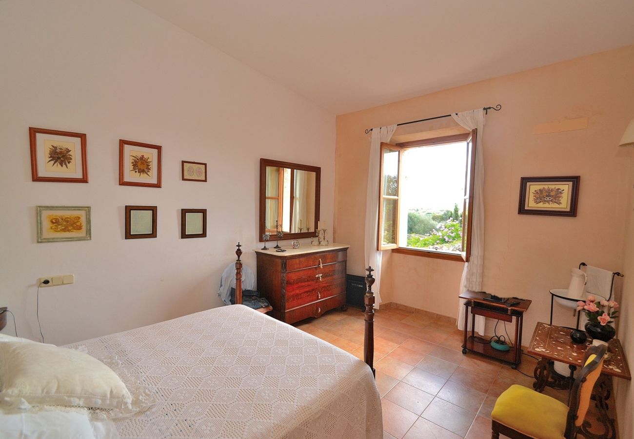 庄园 在 Llubi - Son Barraquer 047 tradicional finca con piscina y magnífico jardín 庄园 在 Llubi - Son Barraquer 047 tradicional finca con piscina y magnífico jardín