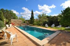 庄园 在 Llubi - Son Barraquer 047 tradicional finca con piscina y magnífico jardín