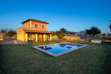 别墅 在 Santa Margalida - Villa Vernissa -  Finca con gran piscina muy cerca de Can Picafort y de las mejores playas de la isla