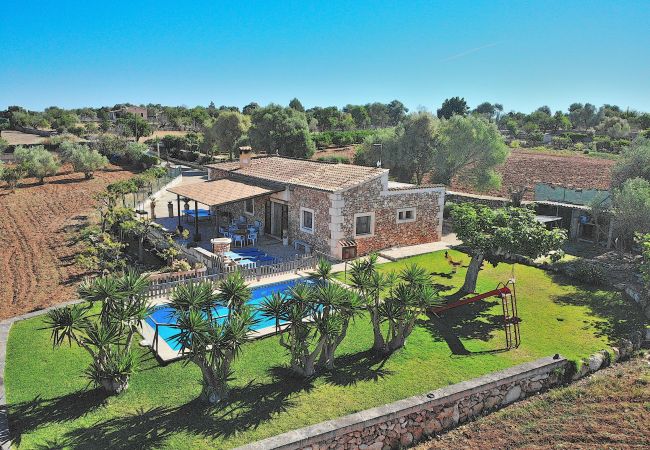 庄园 在 Santa Margalida - Es Bosquerró 054 fantástica finca con piscina vallada, zona infantil, terraza, barbacoa y WiFi 庄园 在 Santa Margalida - Es Bosquerró 054 fantástica finca con piscina vallada, zona infantil, terraza, barbacoa y WiFi