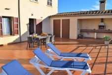 庄园 在 Muro - Els Tarongers 081 fantástica finca con piscina privada, aire acondicionado, terraza y barbacoa