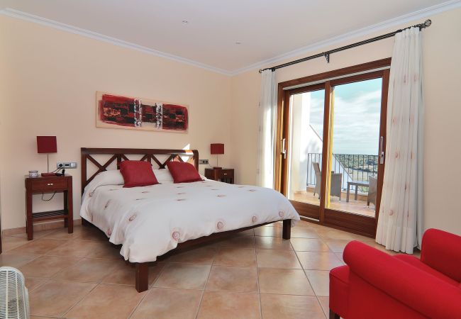 房屋 在 Muro - Cas Padri 130 fantástica casa con aire acondicionado, terraza espectacular, barbacoa y WiFi 房屋 在 Muro - Cas Padri 130 fantástica casa con aire acondicionado, terraza espectacular, barbacoa y WiFi