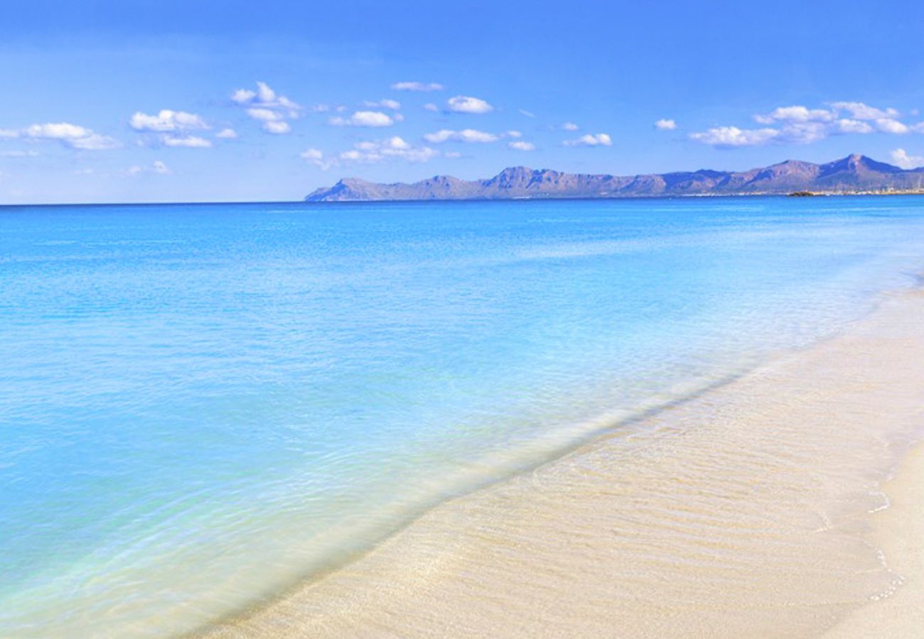 房屋 在 Muro - Cas Padri 130 fantástica casa con aire acondicionado, terraza espectacular, barbacoa y WiFi 房屋 在 Muro - Cas Padri 130 fantástica casa con aire acondicionado, terraza espectacular, barbacoa y WiFi