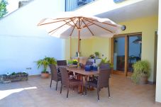 房屋 在 Muro - Cas Padri 130 fantástica casa con aire acondicionado, terraza espectacular, barbacoa y WiFi