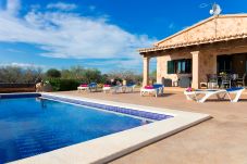 庄园 在 Sineu - Son Rossignol 155 acogedora finca rústica con piscina privada, terraza, barbacoa y WiFi
