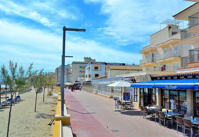 小屋 在 Can Picafort - Casa Alba 159 acogedora casa de vacaciones con jardín, terraza en zona residencial, barbacoa y WiFi 小屋 在 Can Picafort - Casa Alba 159 acogedora casa de vacaciones con jardín, terraza en zona residencial, barbacoa y WiFi