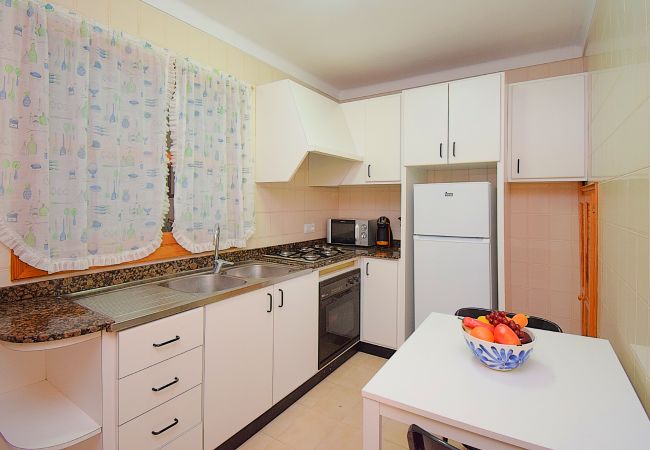 小屋 在 Can Picafort - Casa Alba 159 acogedora casa de vacaciones con jardín, terraza en zona residencial, barbacoa y WiFi 小屋 在 Can Picafort - Casa Alba 159 acogedora casa de vacaciones con jardín, terraza en zona residencial, barbacoa y WiFi