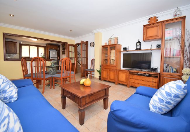 房屋 在 Muro - Cas Barber 226 fantástica villa con piscina privada, terraza, barbacoa y WiFi 房屋 在 Muro - Cas Barber 226 fantástica villa con piscina privada, terraza, barbacoa y WiFi