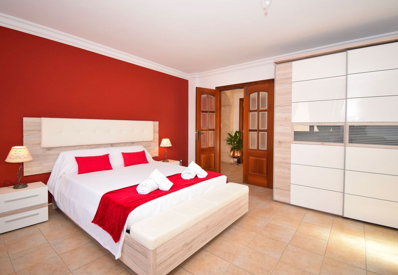 房屋 在 Muro - Cas Barber 226 fantástica villa con piscina privada, terraza, barbacoa y WiFi 房屋 在 Muro - Cas Barber 226 fantástica villa con piscina privada, terraza, barbacoa y WiFi