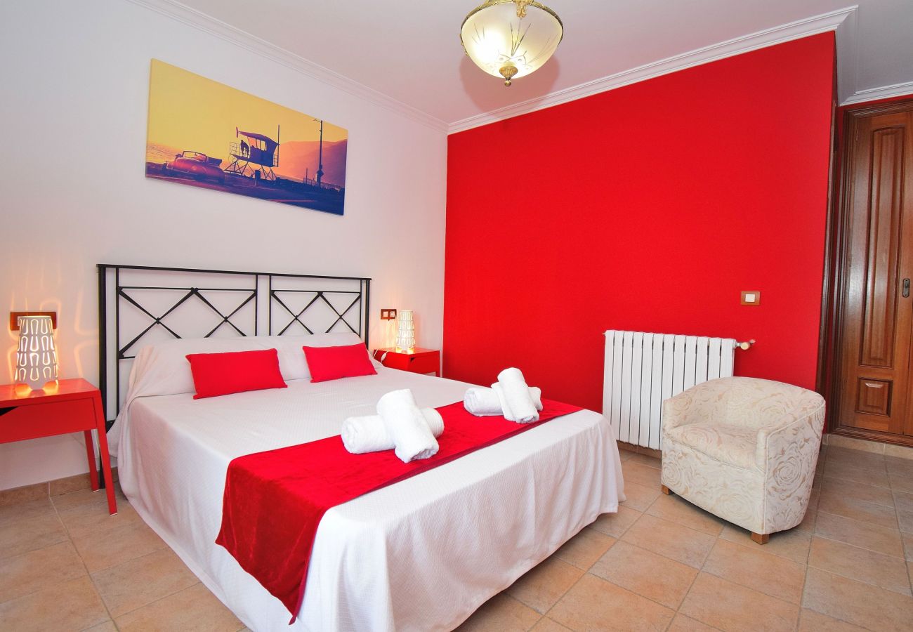 房屋 在 Muro - Cas Barber 226 fantástica villa con piscina privada, terraza, barbacoa y WiFi 房屋 在 Muro - Cas Barber 226 fantástica villa con piscina privada, terraza, barbacoa y WiFi