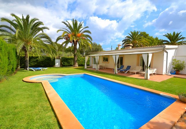  在 Cala Murada - Can Pep 190 fantástica villa con piscina, terraza, jardín y aire acondicionado