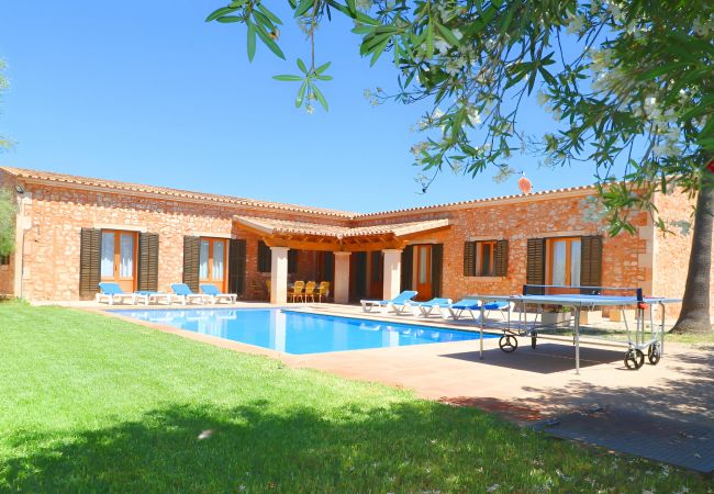  在 Campos - Can Mates Nou 404 fantastica finca con piscina privada, terraza, ping pong y aire acondicionado