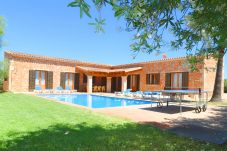 庄园 在 Campos - Can Mates Nou 404 fantastica finca con piscina privada, terraza, ping pong y aire acondicionado