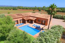 庄园 在 Campos - Can Mates Nou 404 fantastica finca con piscina privada, terraza, ping pong y aire acondicionado