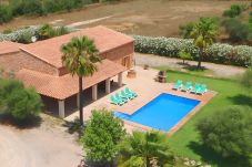 庄园 在 Campos - Sa Vinya 405 fantástica finca rústica con piscina privada, terraza, jardín y aire acondicionado