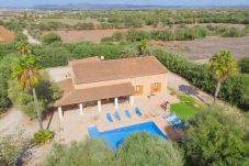 庄园 在 Campos - Sa Vinya 405 fantástica finca rústica con piscina privada, terraza, jardín y aire acondicionado