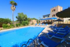 庄园 在 Campos - Can Palea 407 finca con piscina privada con jardín, terraza, barbacoa y WiFi