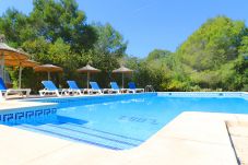 庄园 在 Campos - Can Palea 407 finca con piscina privada con jardín, terraza, barbacoa y WiFi