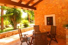 庄园 在 Campos - Can Crestall 414 finca rústica con piscina privada, aire acondicionado, jardín y barbacoa