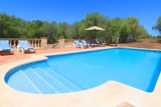 庄园 在 Campos - Can Guillem 415 finca rústica con piscina privada, terraza, aire acondicionado y WiFi