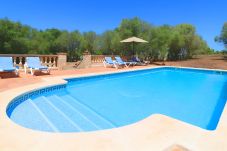 庄园 在 Campos - Can Guillem 415 finca rústica con piscina privada, terraza, aire acondicionado y WiFi