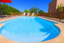 庄园 在 Campos - Can Olivaret 419 fantástica finca con piscina privada, terraza, barbacoa y WiFi