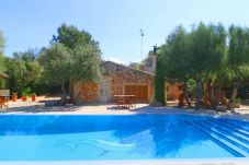 庄园 在 Campos - Sa Costa 411 finca rústica con piscina privada, terraza, jardín y aire acondicionado