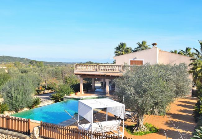  在 Sineu - Son Arcaines de Can Simó 070 magnífica villa con piscina privada, terraza, ping pong y aire acondicionado