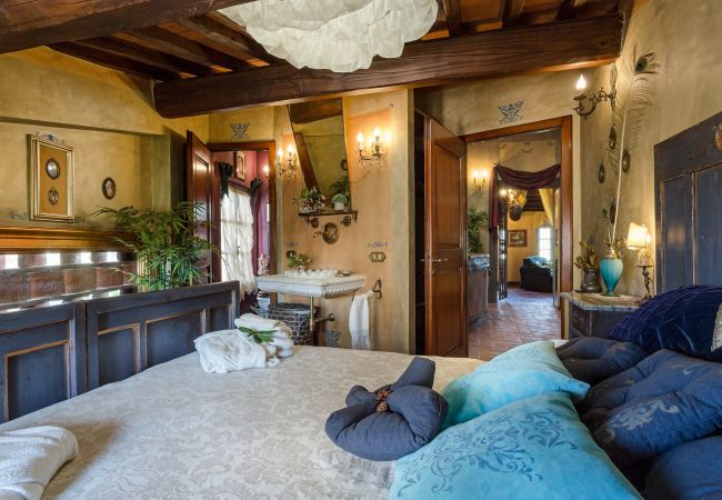 别墅 在 Capannori - LA DIMORA DEI CONTI: Indulge in a Country Farmhouse Apartment with Jacuzzi Facing the Town! 别墅 在 Capannori - LA DIMORA DEI CONTI: Indulge in a Country Farmhouse Apartment with Jacuzzi Facing the Town!