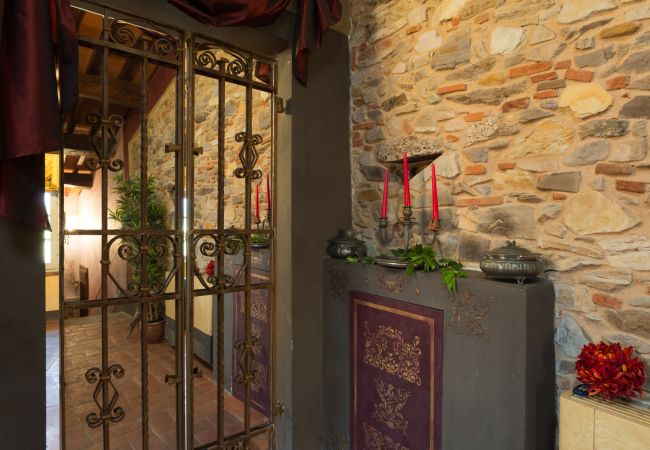 别墅 在 Capannori - LA DIMORA DEI CONTI: Indulge in a Country Farmhouse Apartment with Jacuzzi Facing the Town! 别墅 在 Capannori - LA DIMORA DEI CONTI: Indulge in a Country Farmhouse Apartment with Jacuzzi Facing the Town!