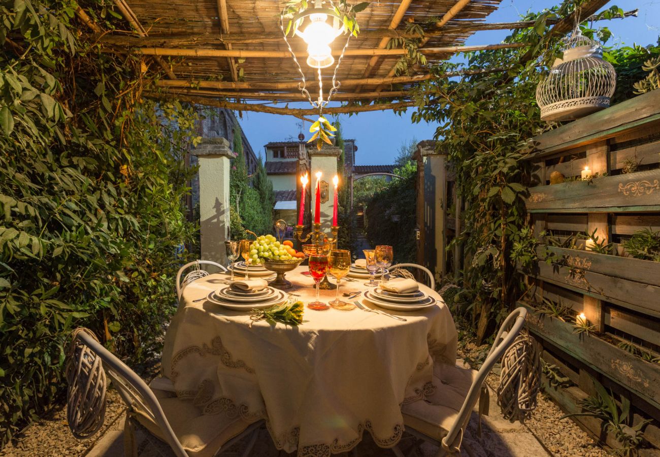 别墅 在 Capannori - LA DIMORA DEI CONTI: Indulge in a Country Farmhouse Apartment with Jacuzzi Facing the Town! 别墅 在 Capannori - LA DIMORA DEI CONTI: Indulge in a Country Farmhouse Apartment with Jacuzzi Facing the Town!