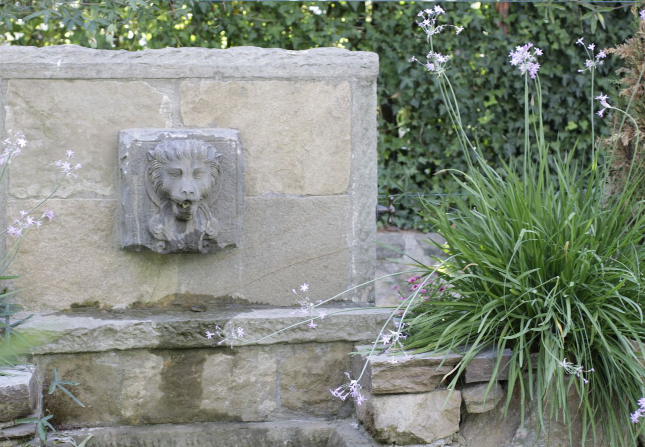 别墅 在 Capannori - LA DIMORA DEI CONTI: Indulge in a Country Farmhouse Apartment with Jacuzzi Facing the Town! 别墅 在 Capannori - LA DIMORA DEI CONTI: Indulge in a Country Farmhouse Apartment with Jacuzzi Facing the Town!