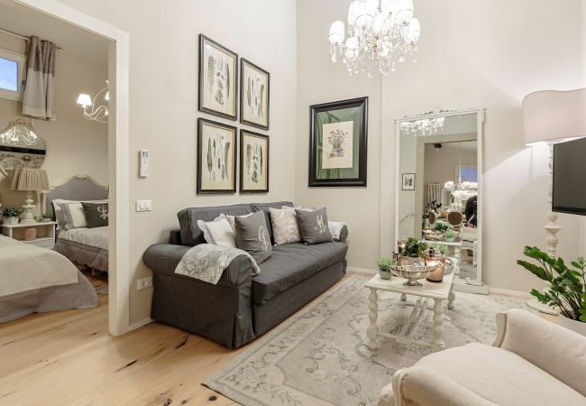 公寓 在 Lucca - CASA UCCELLINI Apartment with a Romantic Terrace 公寓 在 Lucca - CASA UCCELLINI Apartment with a Romantic Terrace