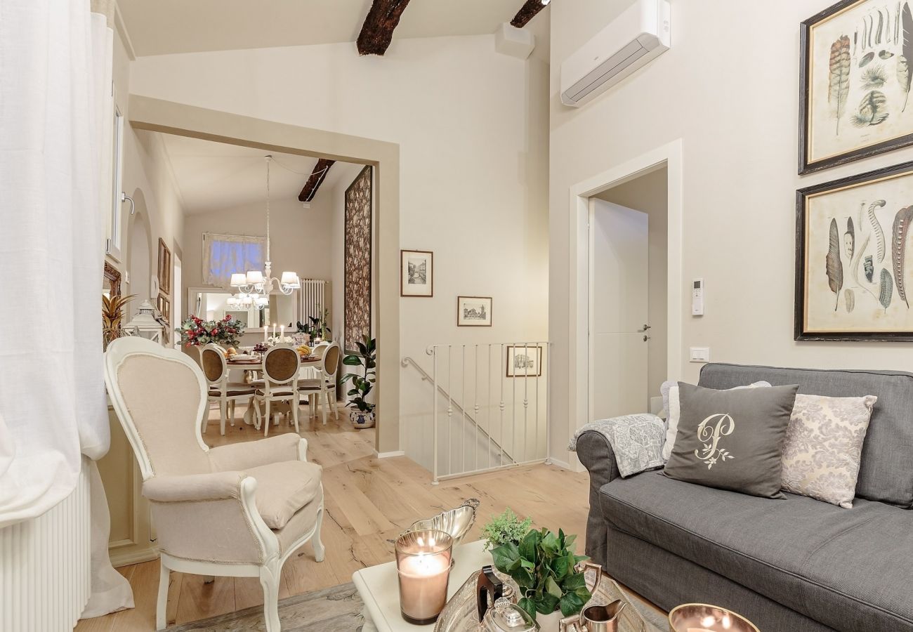 公寓 在 Lucca - CASA UCCELLINI Apartment with a Romantic Terrace 公寓 在 Lucca - CASA UCCELLINI Apartment with a Romantic Terrace