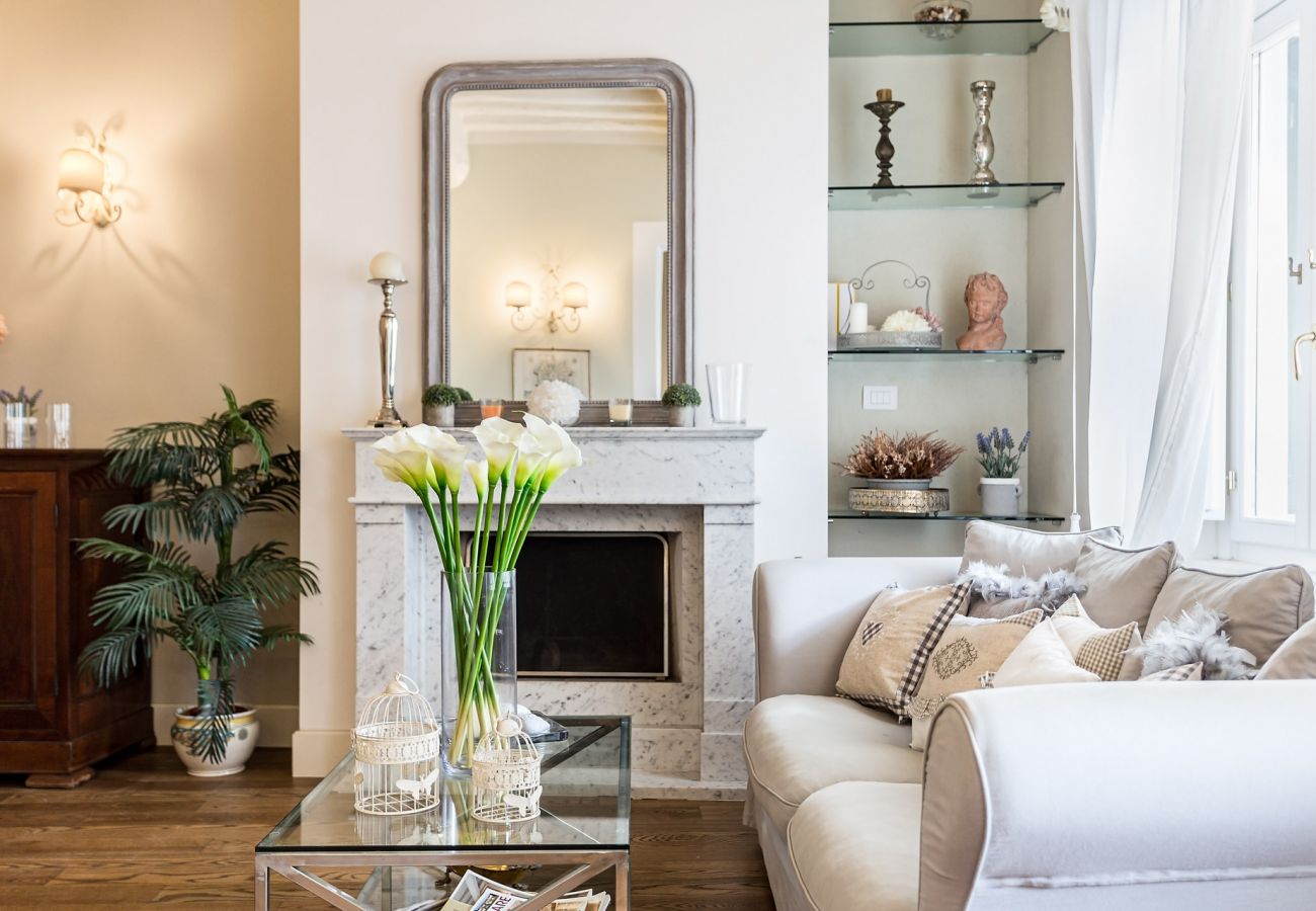 公寓 在 Lucca - 2 Bedrooms 2 Bathrooms Romantic Apartment with Terrace and Parking in Lucca 公寓 在 Lucca - 2 Bedrooms 2 Bathrooms Romantic Apartment with Terrace and Parking in Lucca