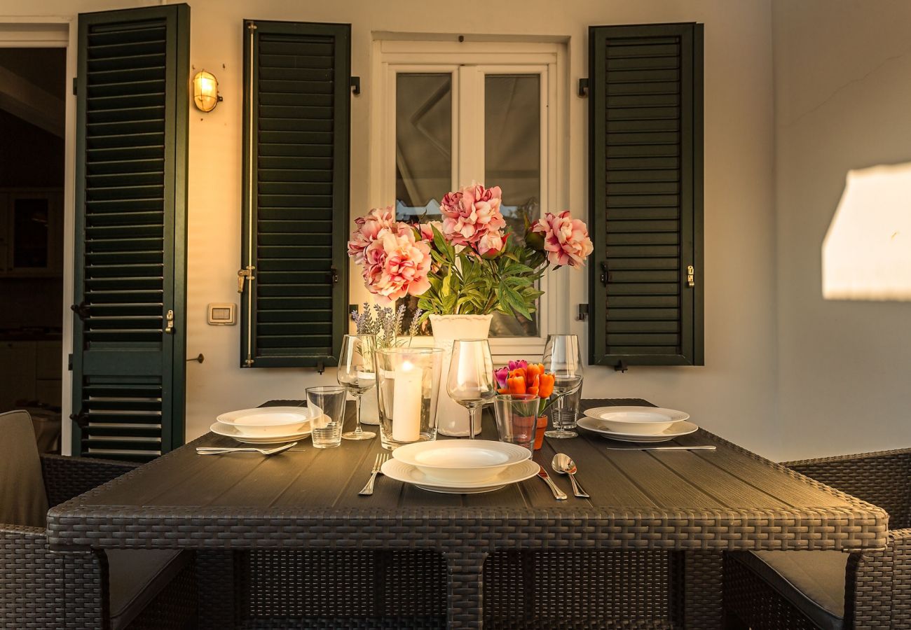 公寓 在 Lucca - 2 Bedrooms 2 Bathrooms Romantic Apartment with Terrace and Parking in Lucca 公寓 在 Lucca - 2 Bedrooms 2 Bathrooms Romantic Apartment with Terrace and Parking in Lucca