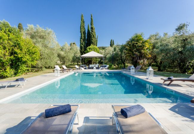  在 Gattaiola - Renaissance Villa with Pool in the Vineyards in Lucca