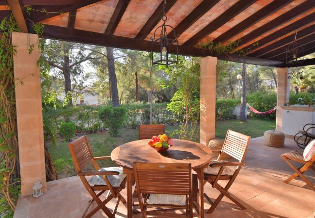  在 Alcúdia - Trevol 020 fantástica casa con gran jardín y terraza, barbacoa, aire acondicionado y WiFi