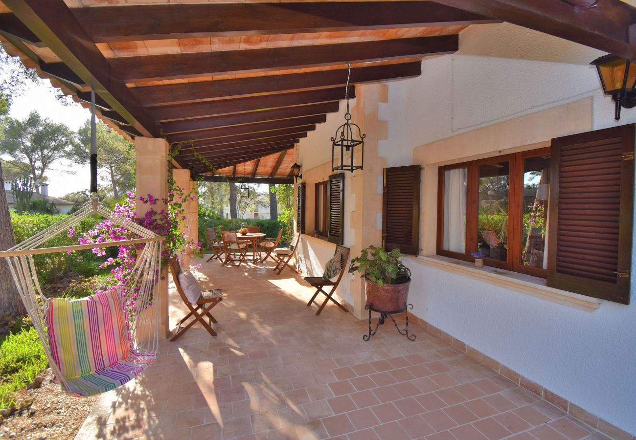 小屋 在 Alcudia - Trevol 020 fantástica casa con gran jardín y terraza, barbacoa, aire acondicionado y WiFi 小屋 在 Alcudia - Trevol 020 fantástica casa con gran jardín y terraza, barbacoa, aire acondicionado y WiFi