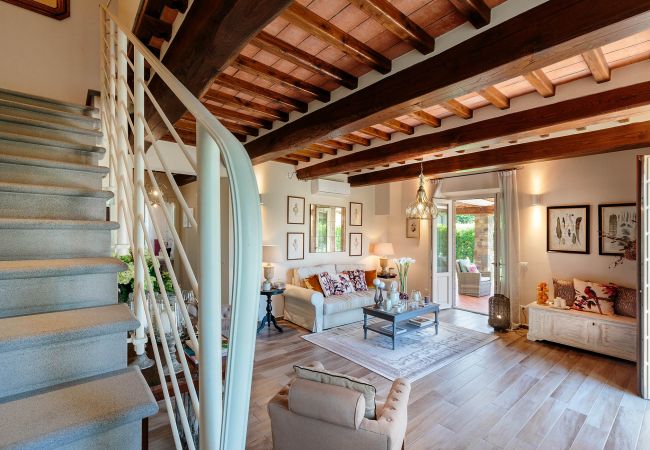 别墅 在 Capannori - VILLA PEMOLA a Luxury Farmhouse with Garden and bikes in Lucca Town 别墅 在 Capannori - VILLA PEMOLA a Luxury Farmhouse with Garden and bikes in Lucca Town