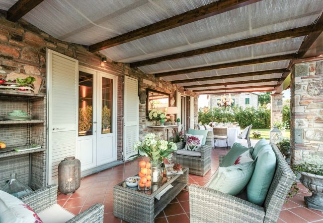 别墅 在 Capannori - VILLA PEMOLA a Luxury Farmhouse with Garden and bikes in Lucca Town 别墅 在 Capannori - VILLA PEMOLA a Luxury Farmhouse with Garden and bikes in Lucca Town