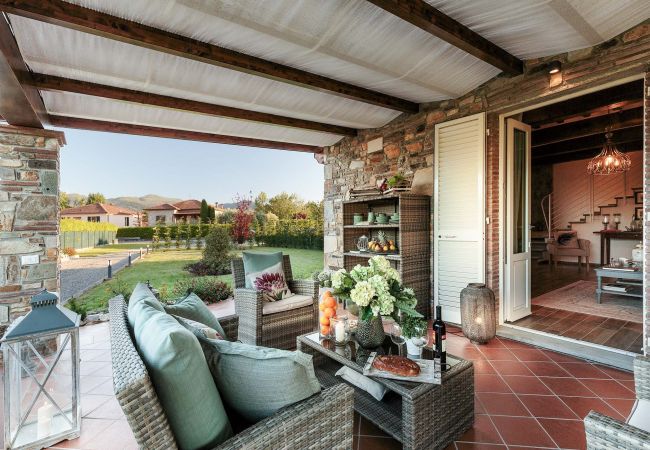 别墅 在 Capannori - VILLA PEMOLA a Luxury Farmhouse with Garden and bikes in Lucca Town 别墅 在 Capannori - VILLA PEMOLA a Luxury Farmhouse with Garden and bikes in Lucca Town