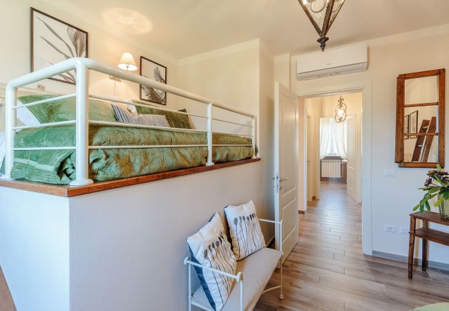 别墅 在 Capannori - VILLA PEMOLA a Luxury Farmhouse with Garden and bikes in Lucca Town 别墅 在 Capannori - VILLA PEMOLA a Luxury Farmhouse with Garden and bikes in Lucca Town