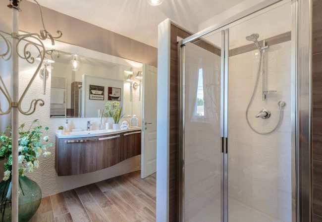 别墅 在 Capannori - VILLA PEMOLA a Luxury Farmhouse with Garden and bikes in Lucca Town 别墅 在 Capannori - VILLA PEMOLA a Luxury Farmhouse with Garden and bikes in Lucca Town