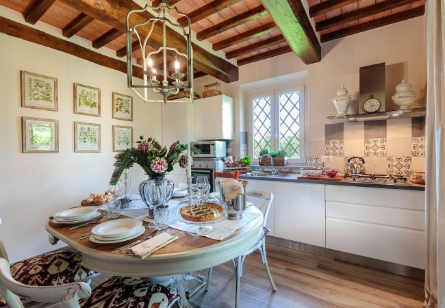 别墅 在 Capannori - VILLA PEMOLA a Luxury Farmhouse with Garden and bikes in Lucca Town 别墅 在 Capannori - VILLA PEMOLA a Luxury Farmhouse with Garden and bikes in Lucca Town