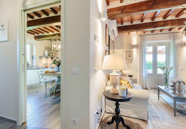 别墅 在 Capannori - VILLA PEMOLA a Luxury Farmhouse with Garden and bikes in Lucca Town 别墅 在 Capannori - VILLA PEMOLA a Luxury Farmhouse with Garden and bikes in Lucca Town
