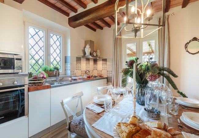 别墅 在 Capannori - VILLA PEMOLA a Luxury Farmhouse with Garden and bikes in Lucca Town 别墅 在 Capannori - VILLA PEMOLA a Luxury Farmhouse with Garden and bikes in Lucca Town